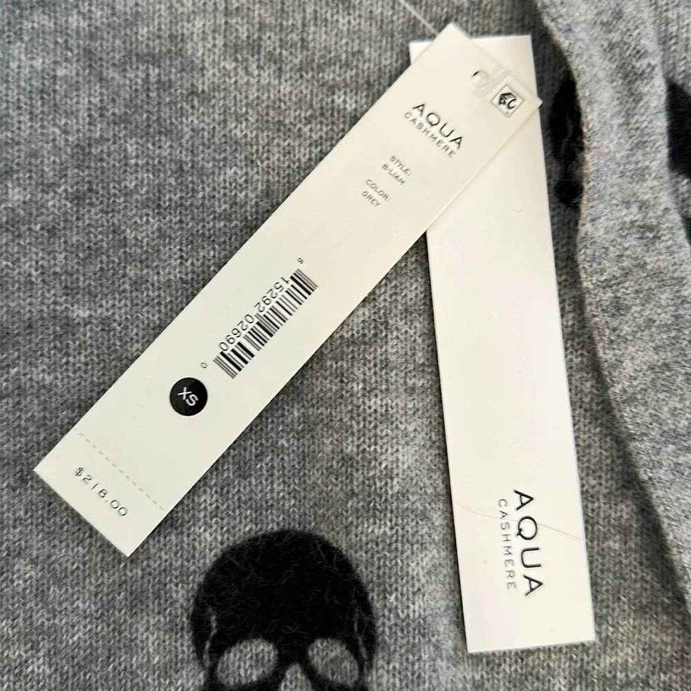 Aqua cashmere Bloomingdale’s hoodie - Picture 2 of 5
